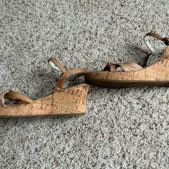 MIA  Big Girls Size: 4M Tan  Cork Platform Sandals-2.5" Heel - Decent Condition - Picture 4 of 7